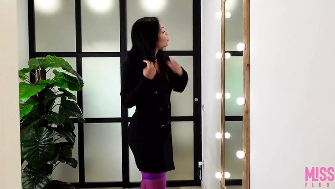 Milf'In Vibratör Ve Dildo Ile Solo Oyunu