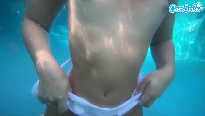 Büyük Siyah Yarak, Sanal Seks'Te Küçük Bir Gencin Poposunu Eziyor (18+)