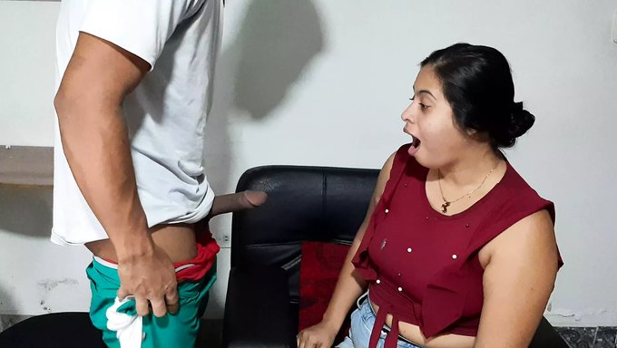 Yarağa Sakso: Aldatan Komşum Büyük Yarrağıyla Sakso Çekiyor