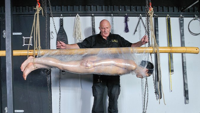 Küçük Göğüslü Ve Dolgun Femsub Bdsm Videosunda Hakimiyet Altına Alınıyor