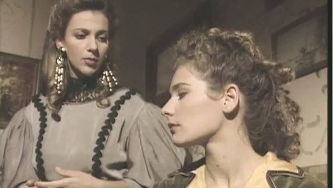 Vintage Güzellik Ve Güzellik Ve Canavar