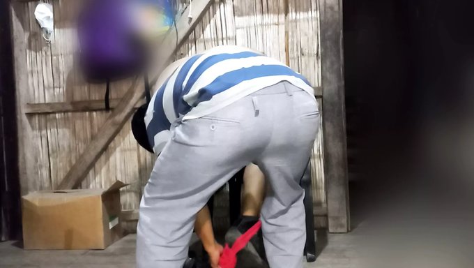 18+ Genç, Üvey Babasını Baştan Çıkarıyor Ve Dans Pistinde Hakimiyet Altına Alınıyor