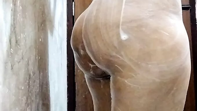 Amatör Okul Kızı Anal Porno Videosunda Mastürbasyon Yapıyor Ve Parmaklıyor