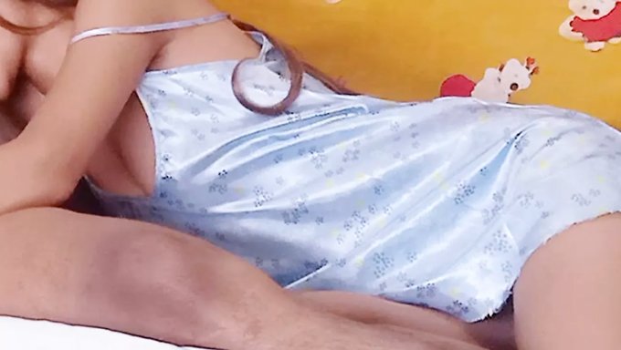 Olgun Karısı Ev Yapımı Bir Videoda Yakın Çekim Alıyor