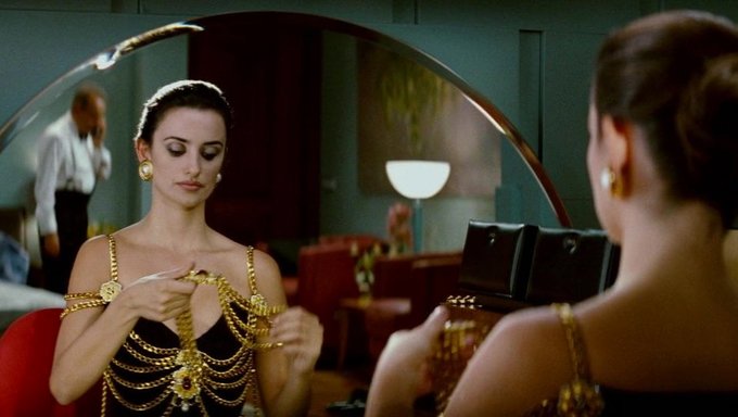 Penelope Cruz, Broken Embraces (2009) - Büyük Memeler Ve Mükemmel Vücut