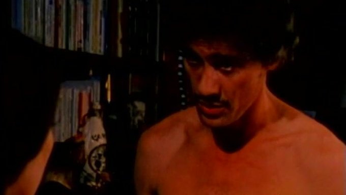 Büyük Yaraklı Erkek Porno Yıldızı, Büyük Bir Erkek Pornocu Tarafından Sikişiyor