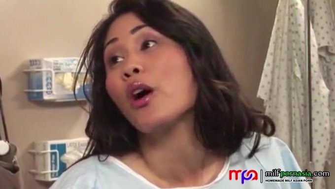 Dar Amcık, Muhteşem Doktor Tarafından Sikişiyor