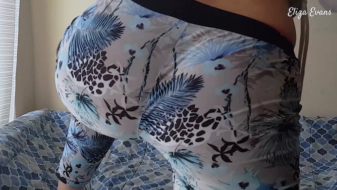 Büyük Kalçalı Milf Sert Sikişiyor