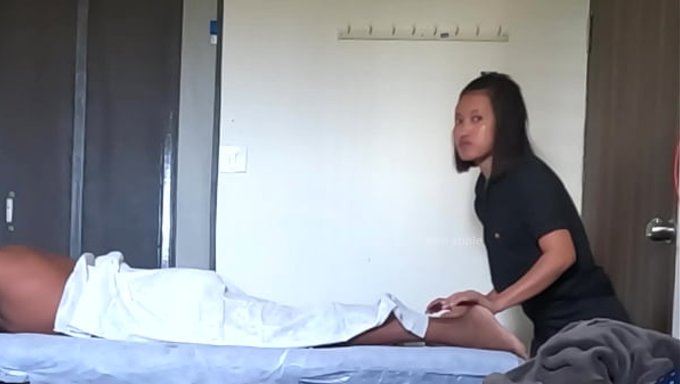Mutlu Sonla Biten Bulldick Masajı, Tıpkı Internette Gördüğün Gibi.