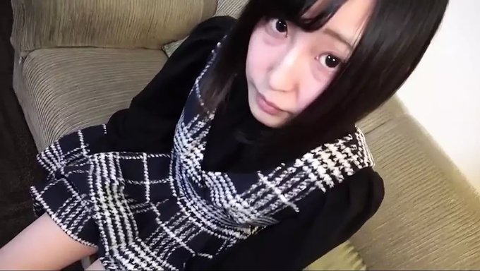 Japon Kız Ağzını Sıcak Spermlerle Dolduruyor