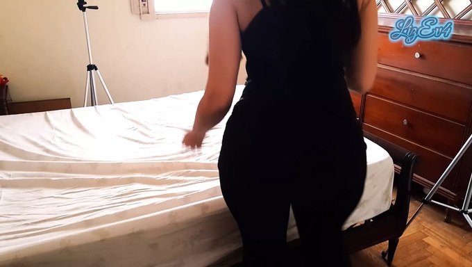 Genç (18+) Üvey Kardeşi Tarafından Anal Olarak Beceriliyor
