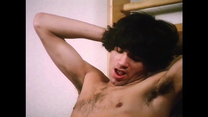 Fransız Kıvrımlarıyla Retro Porno Sahneleri