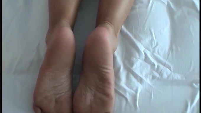Büyük Doğal Göğüslere Sahip Alman Amatör Bir Milf, Iyi Donanımlı Bir Ortak Tarafından Daha Fazla Dayanamayana Kadar Iyice Sikişiyor