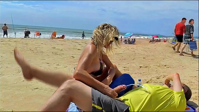 A Total Strangers’ Big Ass, Including Jane R’s, Made Me Cum Outdoors.