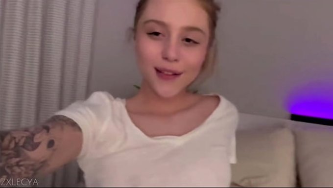 Tatlı Sarışın Bir Kız, Ev Yapımı Videoda Atletik Yeteneklerini Gösterdi.