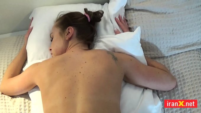 Üvey Anne Ve Üvey Oğlunun Seks Yaptığı Pov Videosu
