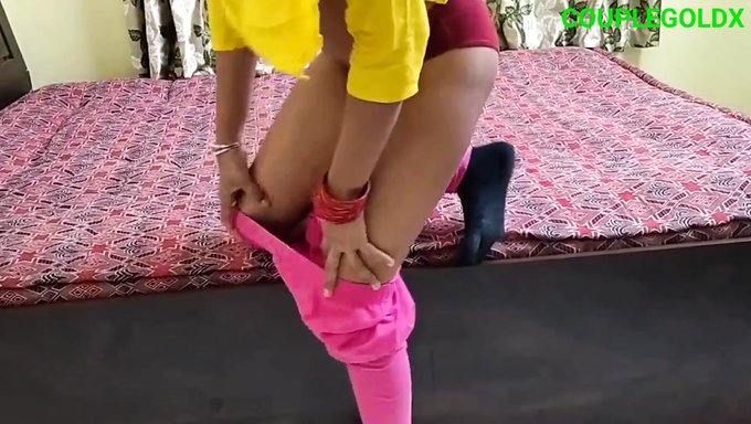 Bhabhi'Nin Sarı Islak Amı: Izlenecek Sıcak Bir Video