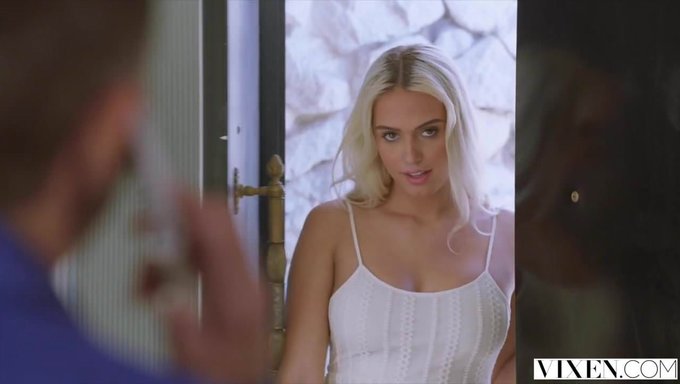 18+ Genç Athena Palomini Evli Komşusunu Oral Porno Videosunda Sikiyor