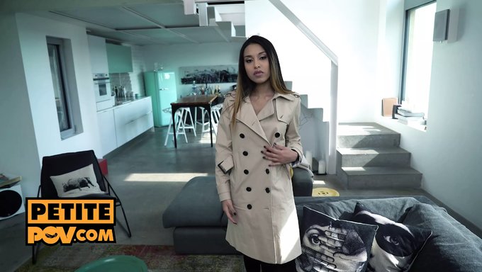 18+ Genç Roxy Lips Bu Sert Pov Videosunda Dolu Dolu Sikiliyor