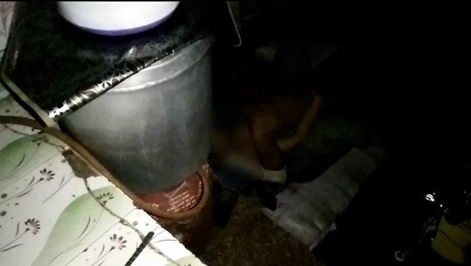 Desi Milf, Üvey Oğlunun Arkadaşından Derin Boğaz Keyfi Yaşıyor