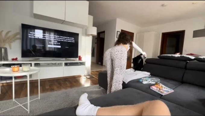 Ders Biter Bitmez, Ablamın Ateşli Arkadaşını Pov'Dan Sikerken