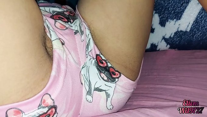 18 Yaşındaki Amatör Kız Mastürbasyon Yapıyor Ve Içine Boşalıyor