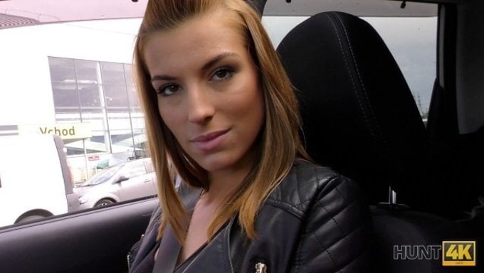 Genç (18+) Anal Penetrasyon Için Ödeme Alıyor