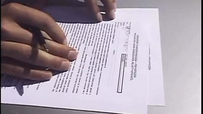Biseksüel Bir Çift, Açık Havada Bir Adamla Üçlüden Zevk Alıyor