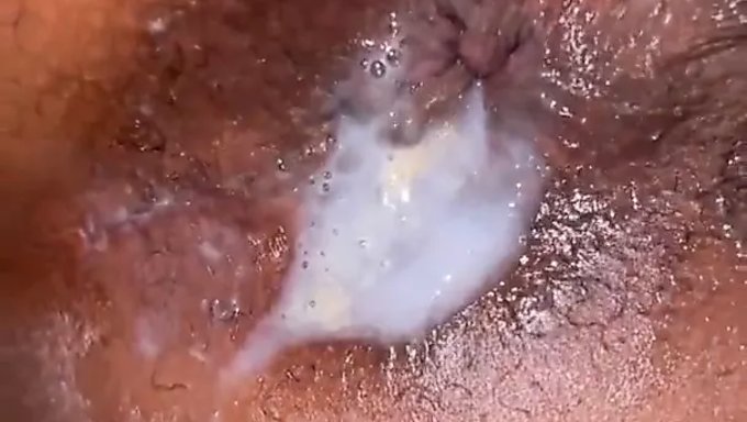 Büyük Siyah Yarak, Kıvrımlı Jamaikalı Bir Bebekle Seks Yapıyor