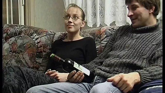 Genç Çift Retro Anal Ve Oral Seksin Tadını Çıkarıyor