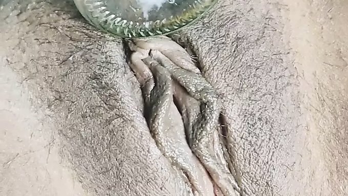 Bu Ev Yapımı Videoda Boşalma Yutma Ve Yakın Çekimler