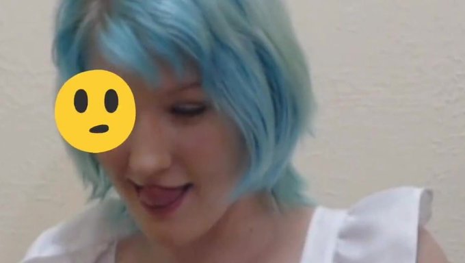 Dar Amcıklarında Dildo Ile Mastürbasyon Yapan Kızlar