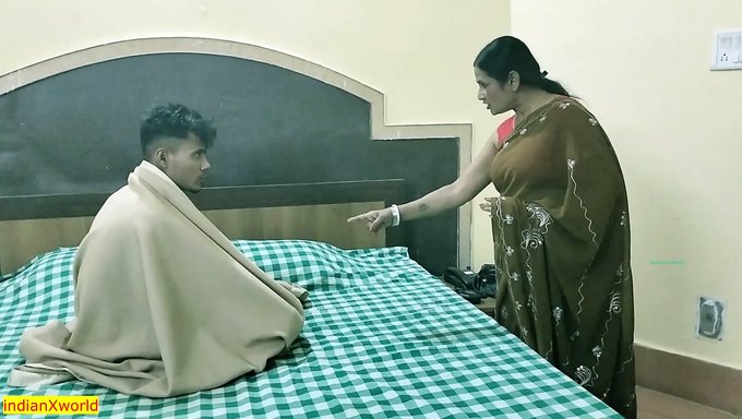 Büyük Göğüslü Ve Doğal Güzellikteki Bu Hintli Üvey Anne, Üvey Oğluyla Sert Seks Yaparken Izleyin