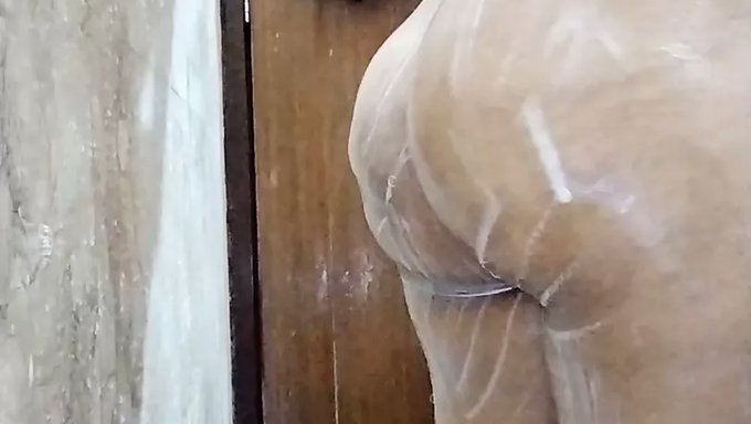 Pencap'Ta Bir Köyden Gelen 18'Lik Kız Kendini Zevkle Tatmin Ediyor