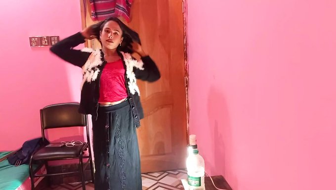 Asyalı Ve Bengalli Kızlar, Bu Xxx Videosunda Çikolata Bebekleri Ve Adamlarla Grup Seksin Tadını Çıkarıyorlar