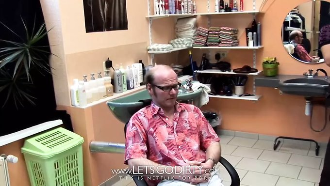 Alman Milf'Lerle Sakso Ve Büyük Yarak Eylemi
