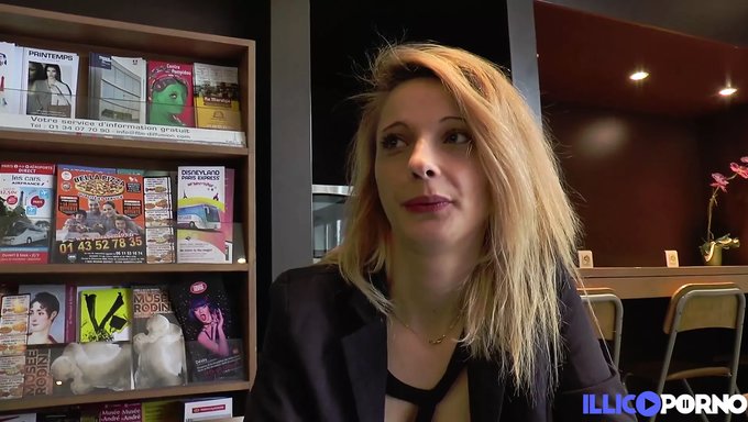 Eva Ve Anais, Iki Utangaç Arkadaş, Bir Penisle Eğlenceli Bir Seans Yapıyorlar