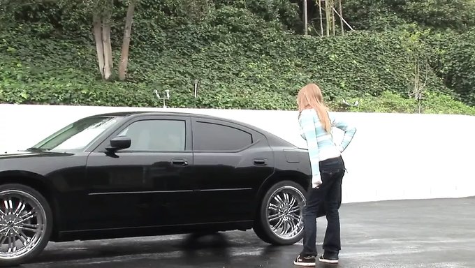 Ebony Güzeli Allison Lane, Creampie Içinde Büyük Siyah Bir Yarrağa Meydan Okuyor