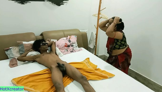 Yaşlı Hintli Kadın Ve Genç Hintli Çocuk Bdsm Ve Anal Seksle Meşgul Oluyor