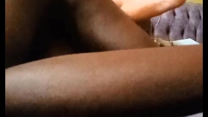 Bu Sıvazlama Videosunda Milf Bir Cumshot Alıyor