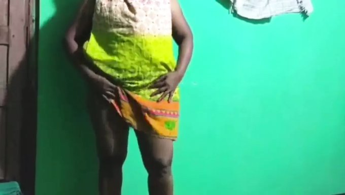 Genç (18+) Hint Bhabhi, Meme Uçları Ve Kıçıyla Creampied Alıyor