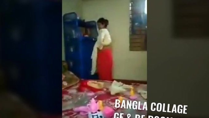 18 Yaşındaki Bangladeşli Genç Kız Yumruklanıyor Ve 69 Yaşında
