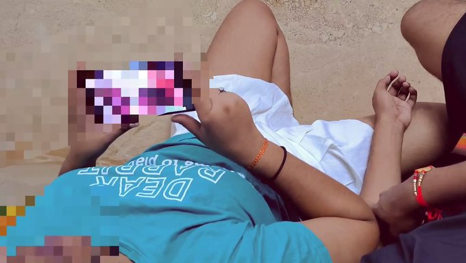 18+ Hintli Kız Suman, Cowgirl Sürüşünün Tadını Çıkarıyor Ve Üvey Erkek Kardeşine Sakso Çekiyor