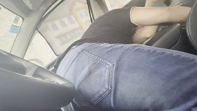 Üniversiteli Arkadaşının Sulu Kuzeni Arabada Azıyor, Ateşli Mms Gönderiyor.