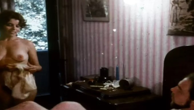 Retro Vintage Tarzıyla Klasik Grindhouse Filmi
