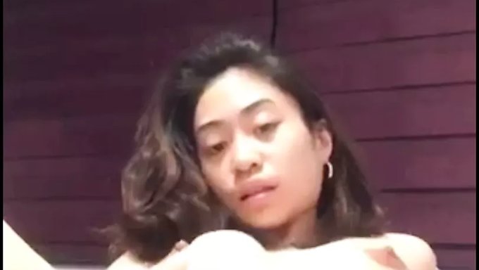 Genç (18+) Sarışın Tarafından Derin Boğaz Alıyor