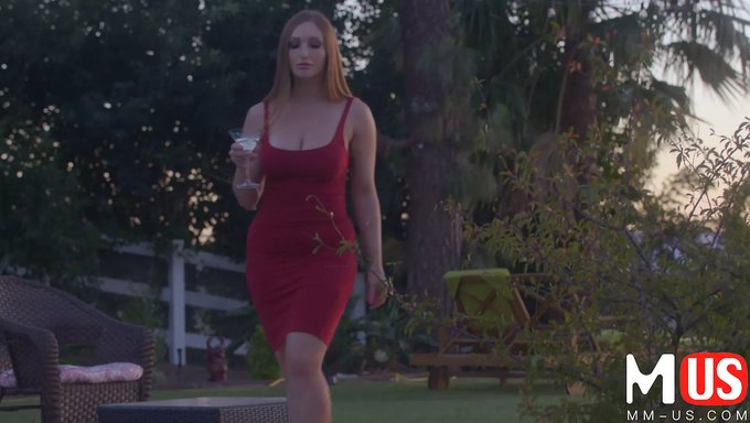 Amerikalı Genç Skylar Snow'Un Büyük Poposuyla Erotik Deneyimi