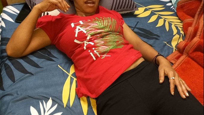 Hintli Genç (18+) Bir Otel Odasında Sikişiyor