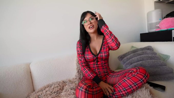 Ateşli Gotik Kız, Effy Cutie Ile Pratik Yaptıktan Sonra Güzelce Siktiriliyor - Apollo Show