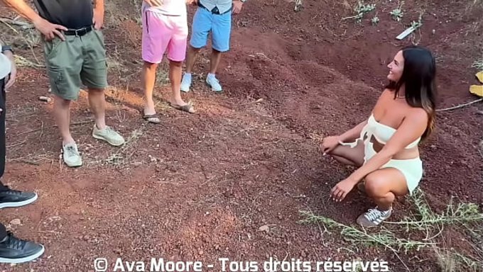 Fransız Güzeli Ormanda Yabancılarla Sevişiyor, Ağzı Fışkıran Dölle Doluyor.